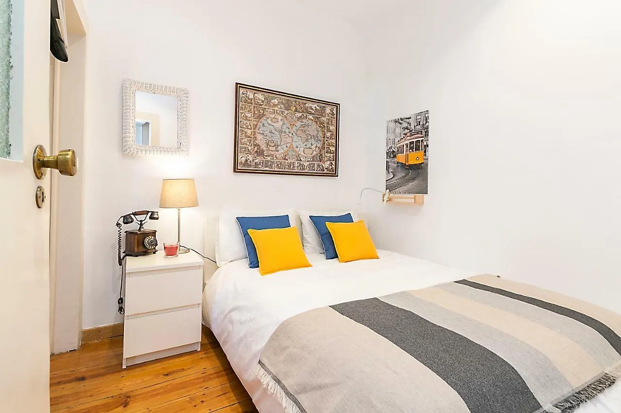 Romantic Apartment El Corte Ingles 리스본 0*,  포르투갈